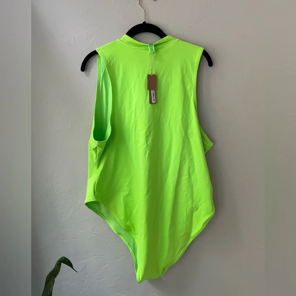 💚SKIMS SIGNATURE SWIM ZIP FRONT SLEEVELESS SWIMSUIT NEON GREEN 4X